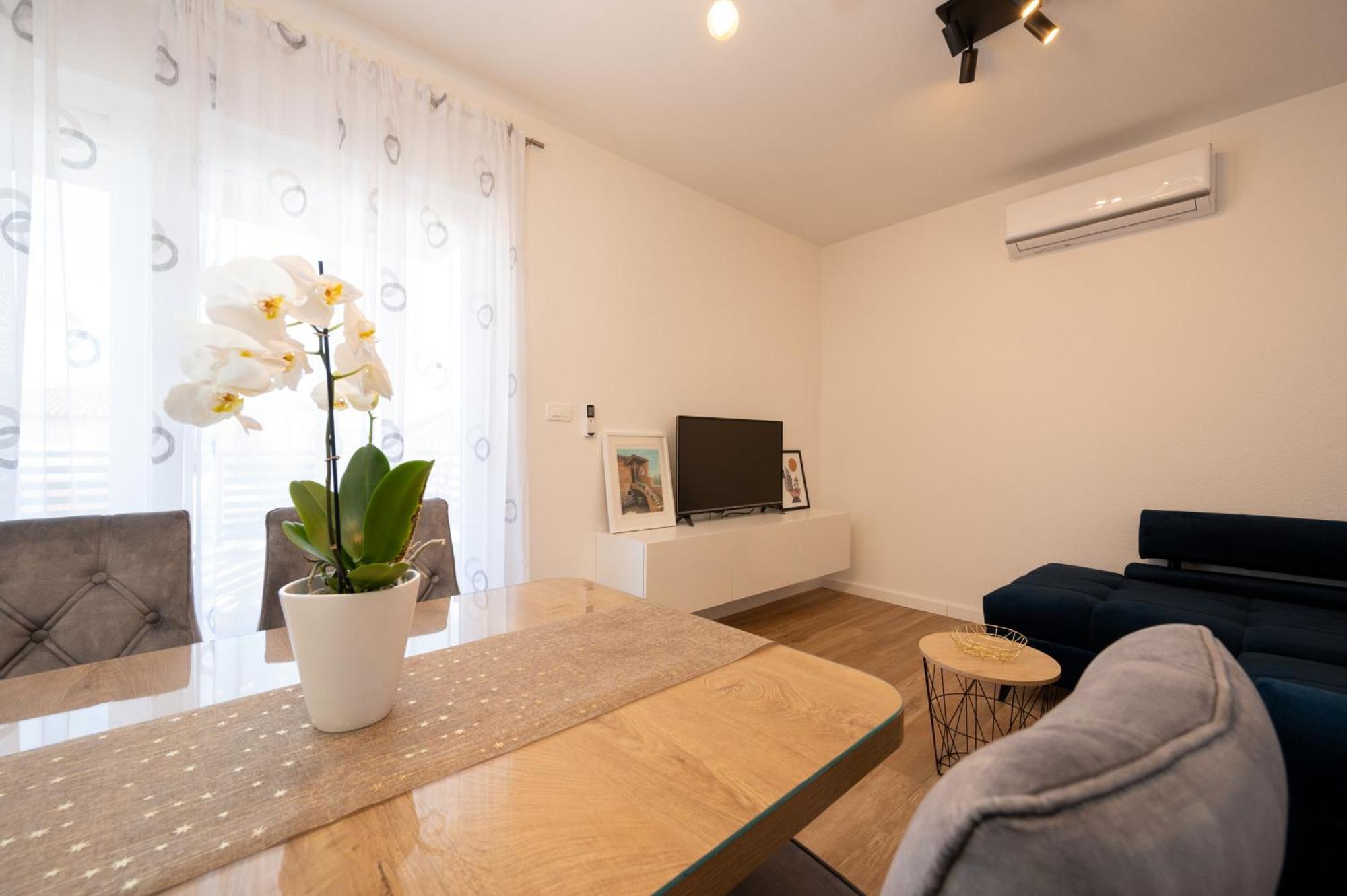 Apartment Ivi Трогир Екстериор снимка