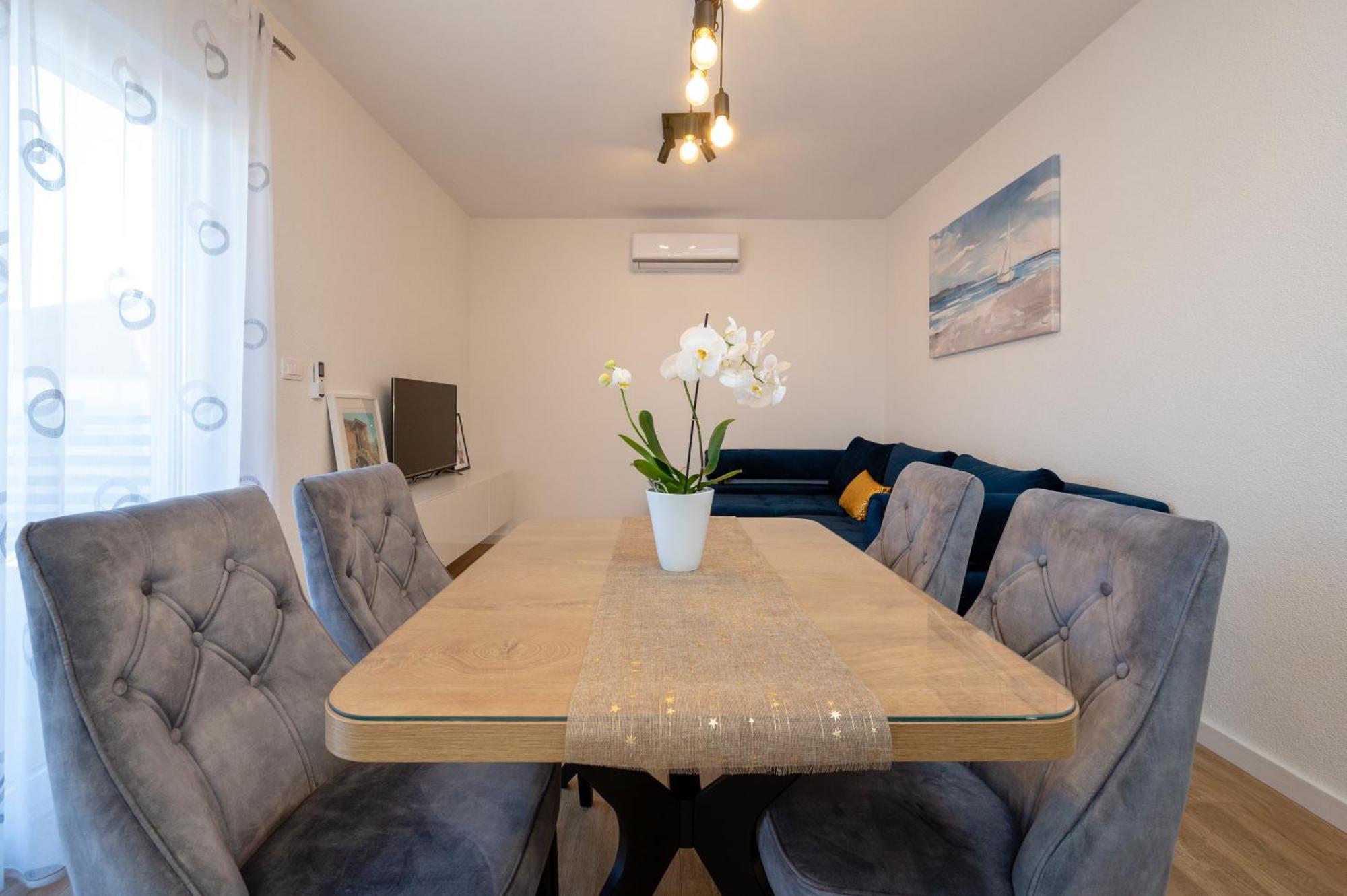 Apartment Ivi Трогир Екстериор снимка