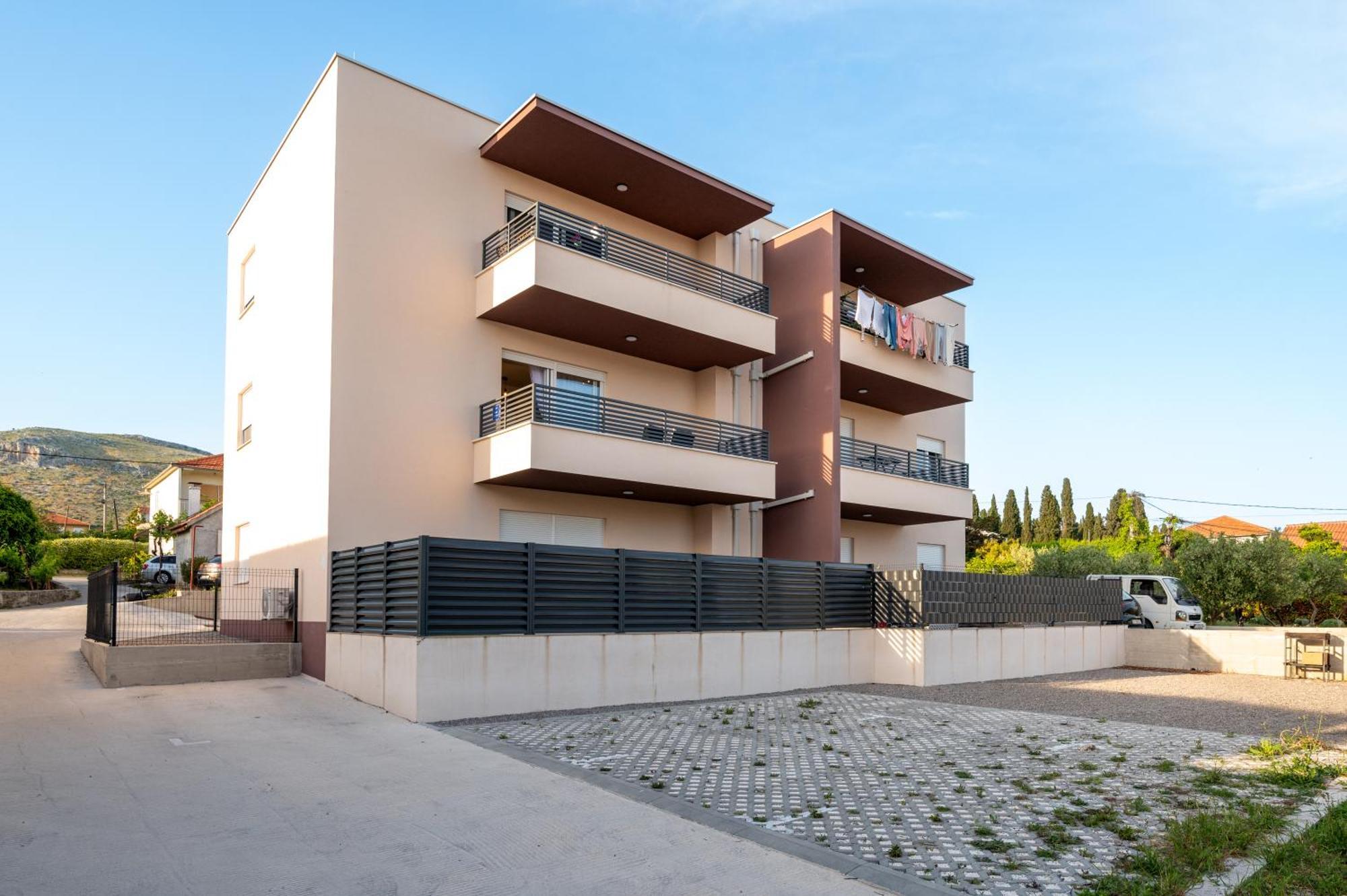 Apartment Ivi Трогир Екстериор снимка