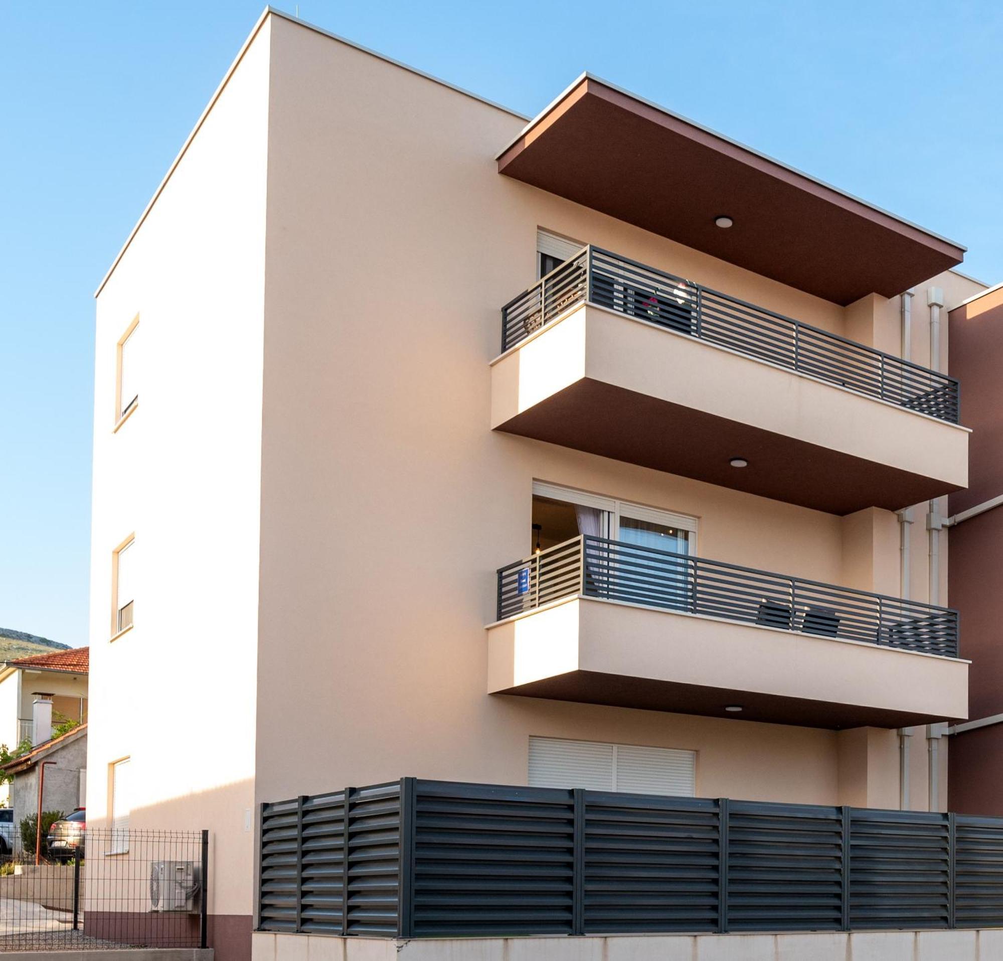 Apartment Ivi Трогир Екстериор снимка